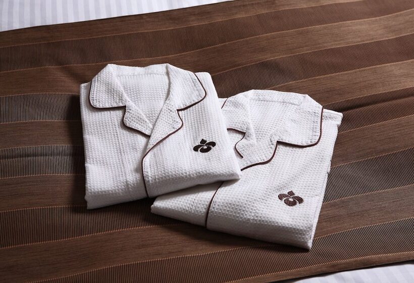 غرفة قياسية, Okayama Koraku