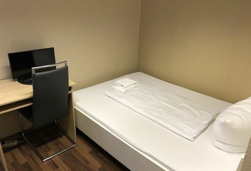 اتاق اکونومی با حمام مشترک, Pension Reiter