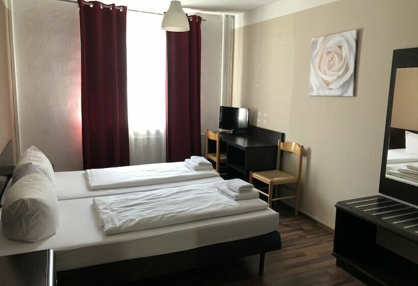 اتاق اکونومی با حمام مشترک, Pension Reiter