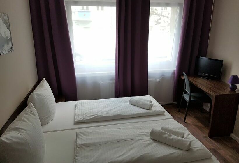 اتاق اکونومی با حمام مشترک, Pension Reiter