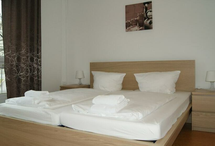 اتاق اکونومی با حمام مشترک, Pension Reiter