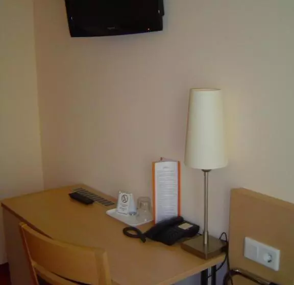اتاق استاندارد یک نفره, Atomis Hotel Düsseldorf City
