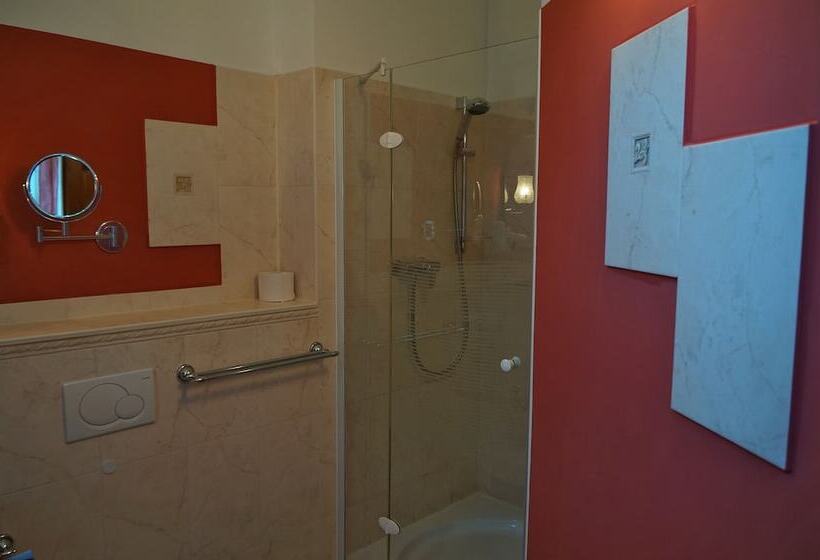 컴포트 룸, Villa Herzog