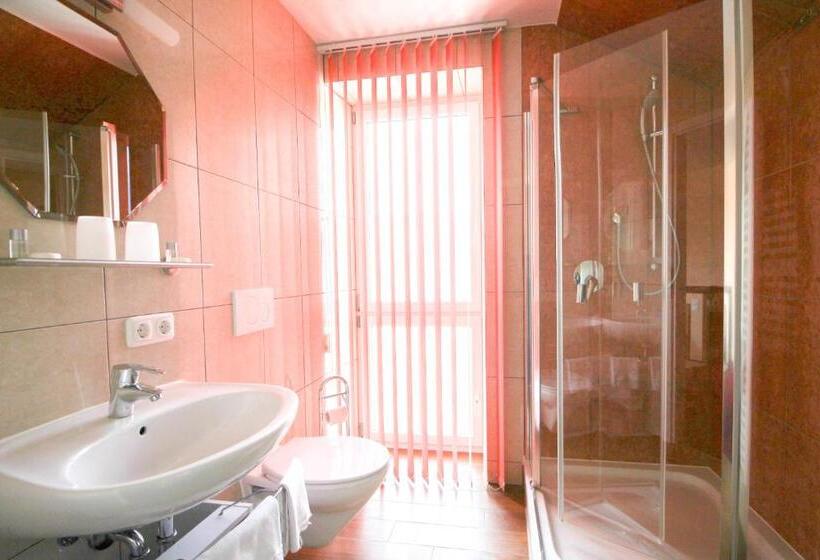 Номер Стандарт с Балконом, Kneipp Kurhotel Emilie