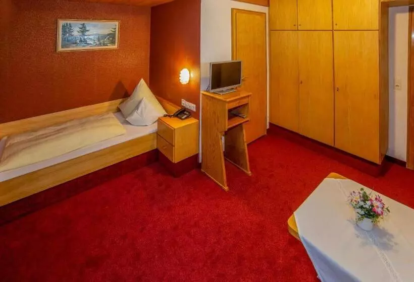 バルコニー付きシングルスタンダードルーム, Kneipp Kurhotel Emilie