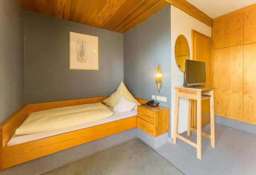 Номер Стандарт Индивидуальный с Балконом, Kneipp Kurhotel Emilie