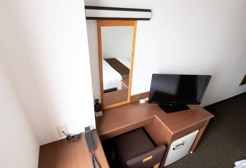 Quarto Estandar, Toyo Hotel