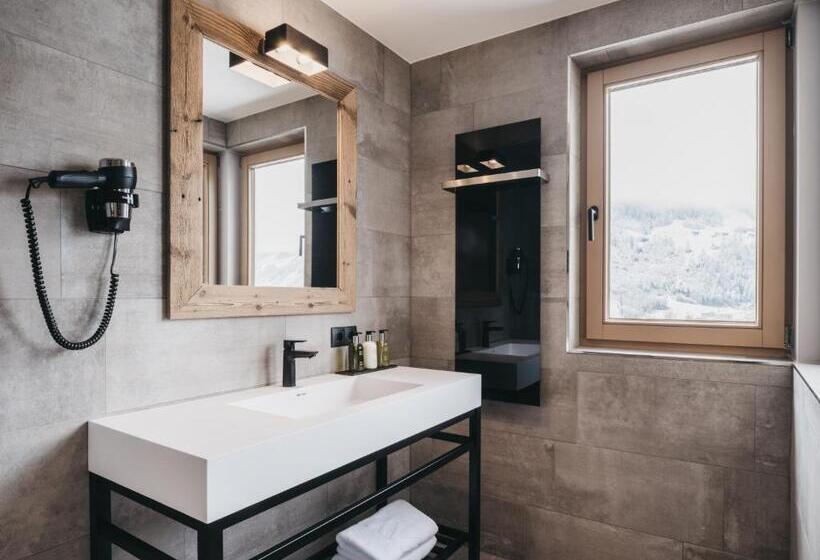 주니어 스위트, Vaya Zillertal