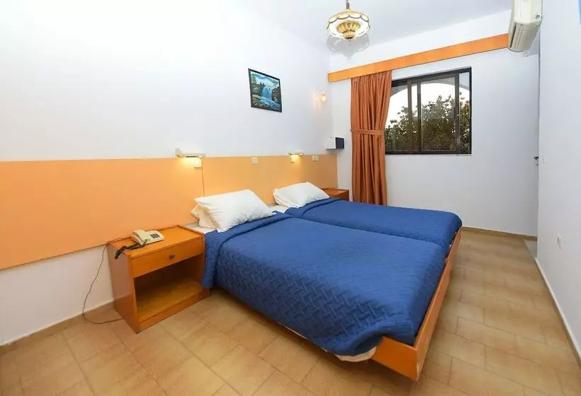استودیوی استاندارد, Anixis Hotel & Apartments