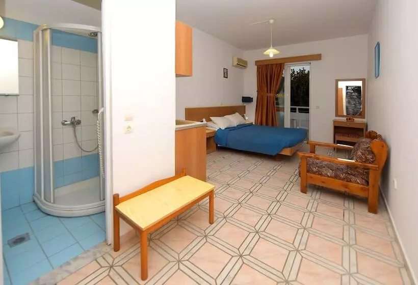 استودیوی استاندارد, Anixis Hotel & Apartments