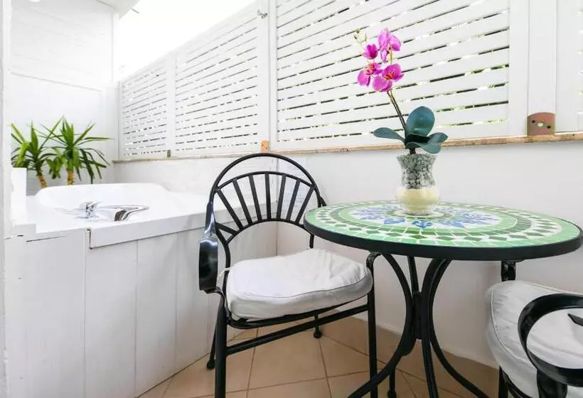 اتاق استاندارد با وان آب گرم, Suites Roma Tiburtina