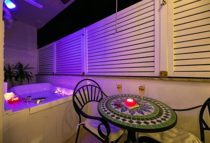 חדר סטנדרט עם ג'קוזי, Suites Roma Tiburtina