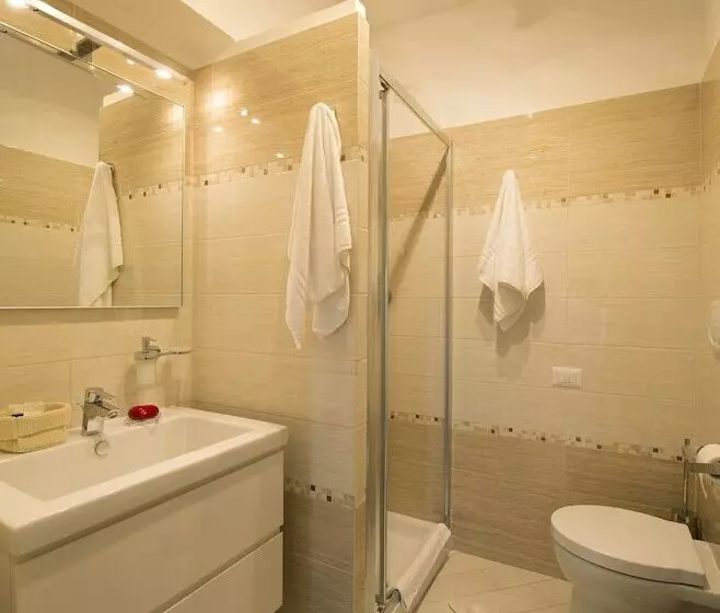سوئیت با وان آب گرم, Suites Roma Tiburtina