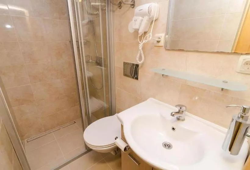 اتاق عادی, Eddie's Sea View Rooms Old Town