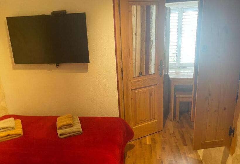 اتاق عادی, Eddie's Sea View Rooms Old Town