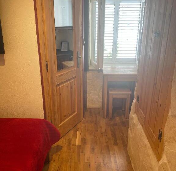 Номер Basic, Eddie's Sea View Rooms Old Town