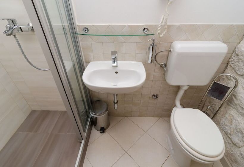 Номер Стандарт Вид на Море, Eddie's Sea View Rooms Old Town