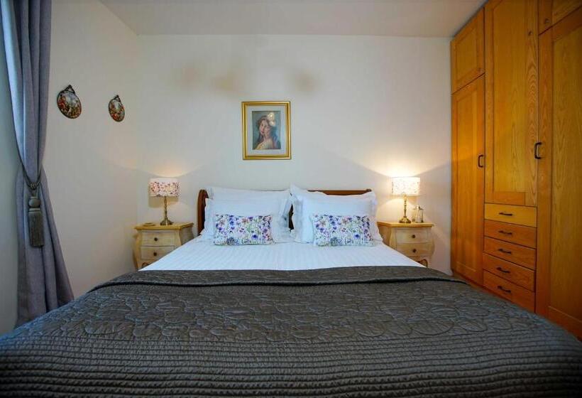 דירת שני חדרים עם מרפת, Boutique Guest Accommodation Zephyrus