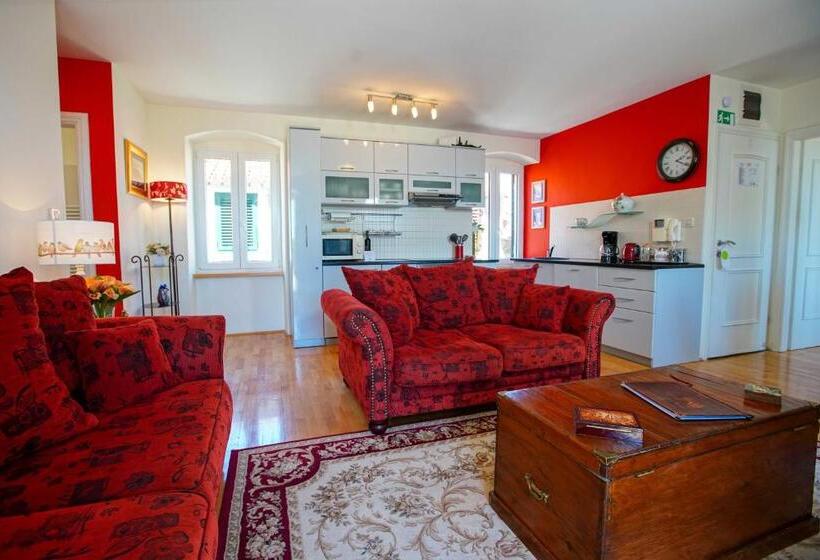 דירת שני חדרים עם מרפת, Boutique Guest Accommodation Zephyrus