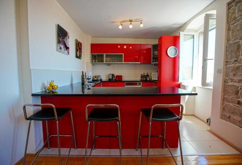 带1个卧室的带阳台的公寓, Boutique Guest Accommodation Zephyrus