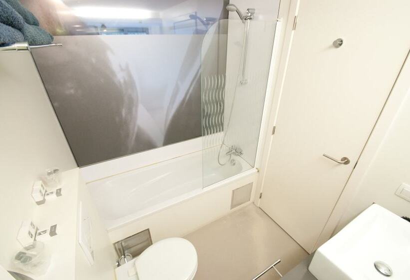 חדר סטנדרט יחיד, Corbie Geel