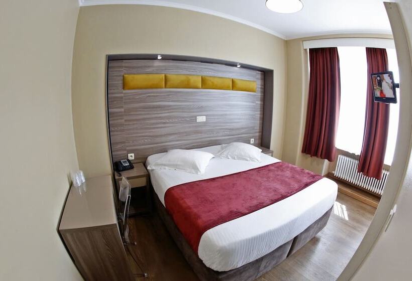 اتاق راحتی, De France