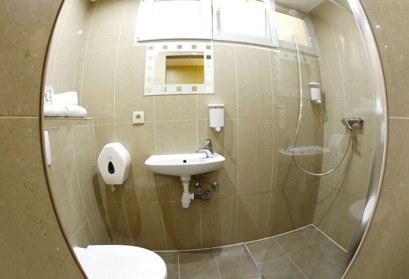 اتاق اکونومی یک تخته, De France