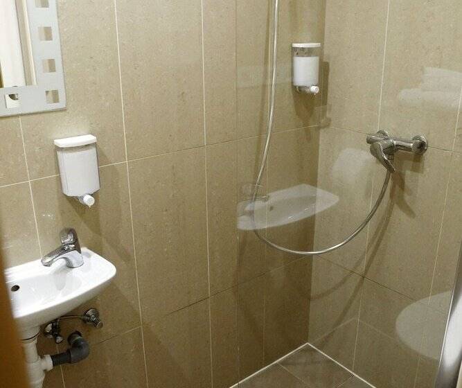 اتاق اکونومی یک تخته, De France