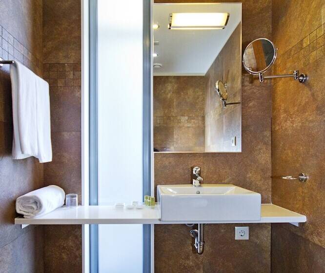 اتاق استاندارد با بالکن, Eurostars Oporto