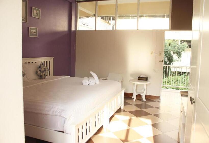 اتاق لوکس, Feung Nakorn Balcony Rooms And Cafe