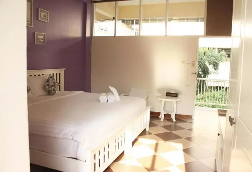اتاق لوکس, Feung Nakorn Balcony Rooms And Cafe