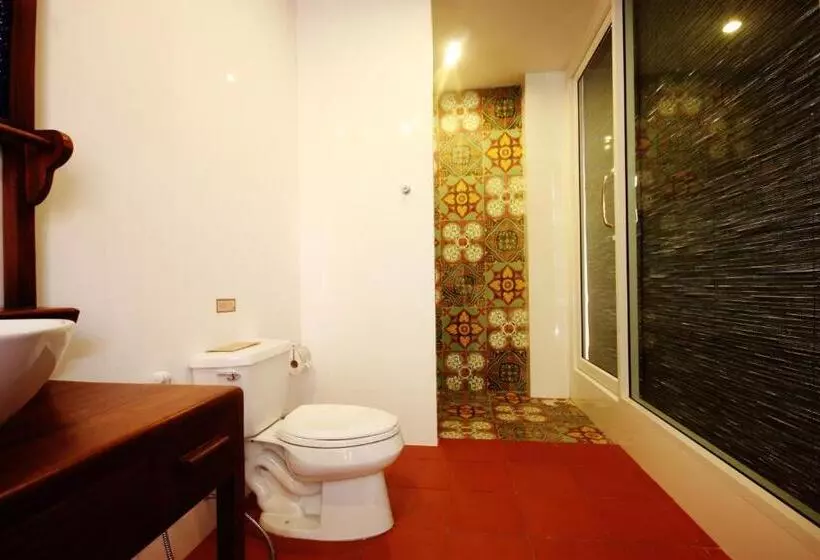 سوییت, Feung Nakorn Balcony Rooms And Cafe