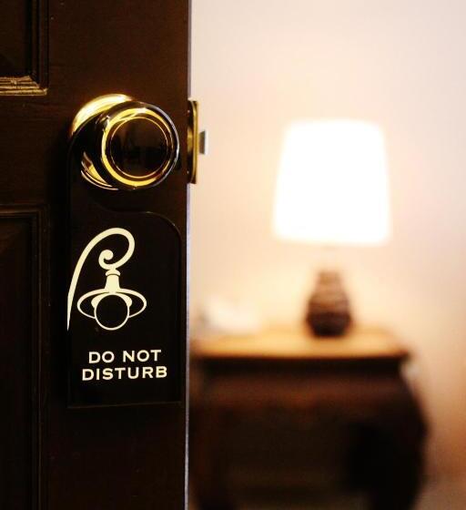 سوییت, Feung Nakorn Balcony Rooms And Cafe