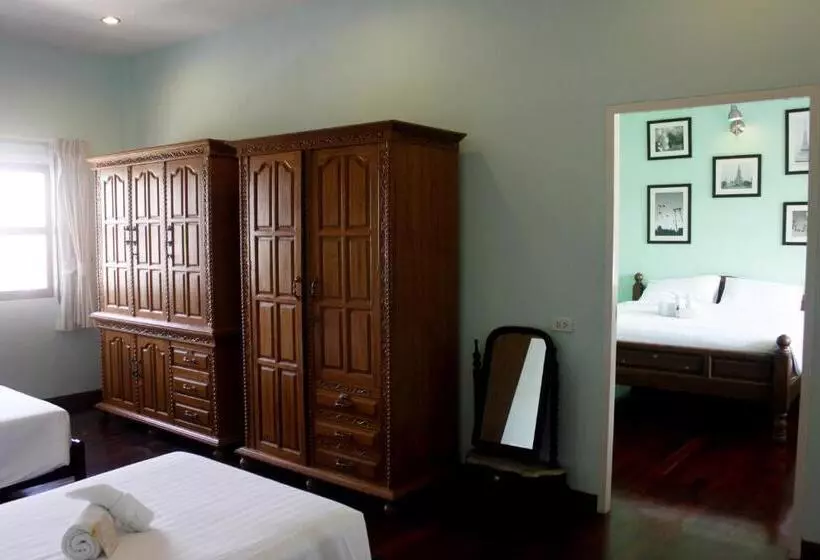 اتاق استاندارد چهار تخته, Feung Nakorn Balcony Rooms And Cafe