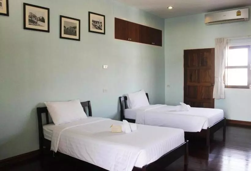 اتاق استاندارد چهار تخته, Feung Nakorn Balcony Rooms And Cafe
