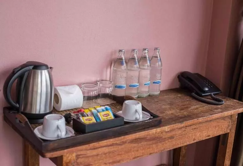 Economy Quadruple Room, Feung Nakorn Balcony Rooms And Cafe