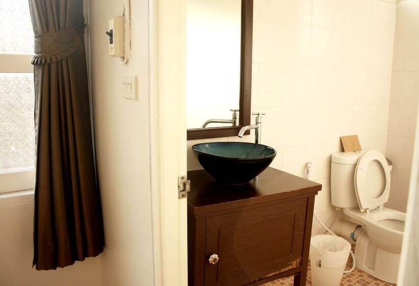 اتاق لوکس, Feung Nakorn Balcony Rooms And Cafe