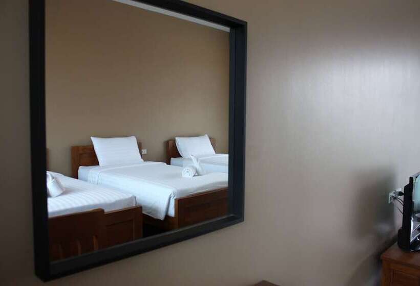 اتاق خانوادگی با سرویس بهداشتی مشترک, Feung Nakorn Balcony Rooms And Cafe