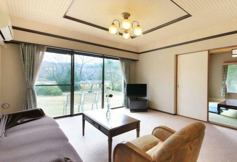 패밀리 룸, Izu Ippeki Lake Lakeside Terrace