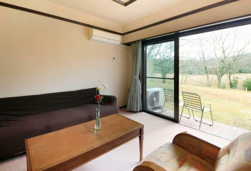 패밀리 룸, Izu Ippeki Lake Lakeside Terrace