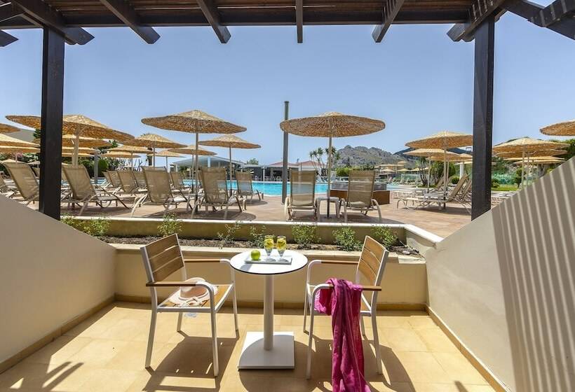 غرفة عائلية مطلّة علي حمام السباحة, Leonardo Kolymbia Resort Rhodes
