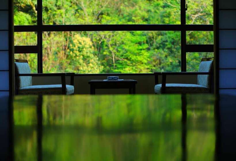 اتاق خانوادگی, Yamanakaonsen Ohanami Kyubei