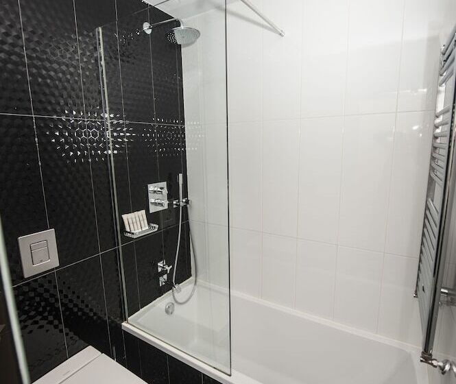 اتاق خانوادگی, Posada Del Leon De Oro Boutique