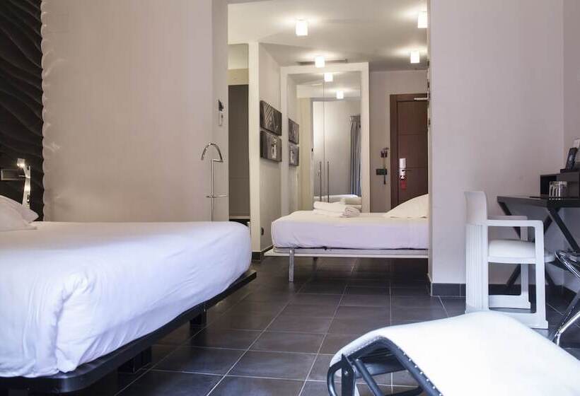 اتاق خانوادگی, Posada Del Leon De Oro Boutique