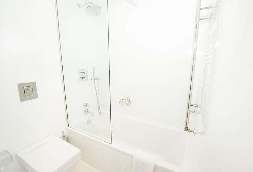 سوییت جونیور, Posada Del Leon De Oro Boutique