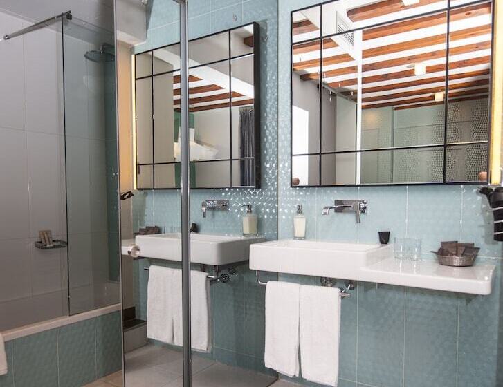 سوییت جونیور, Posada Del Leon De Oro Boutique