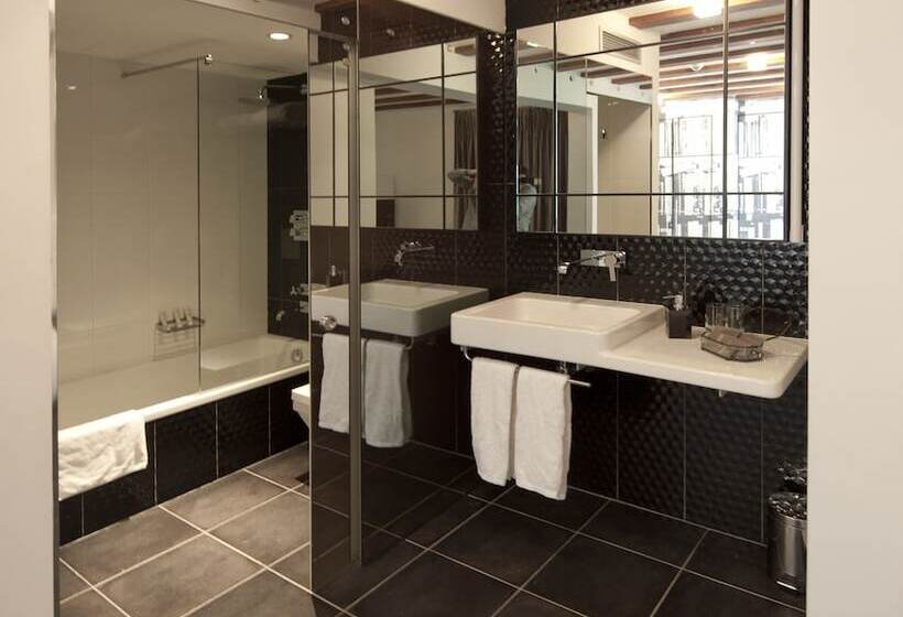 سوییت جونیور, Posada Del Leon De Oro Boutique