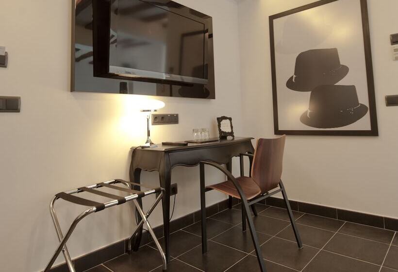 سوییت جونیور, Posada Del Leon De Oro Boutique