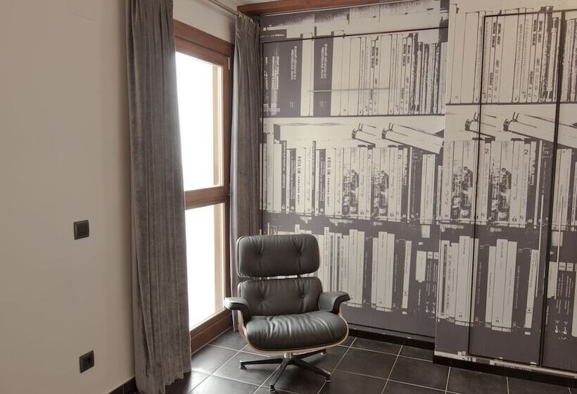 سوییت جونیور, Posada Del Leon De Oro Boutique