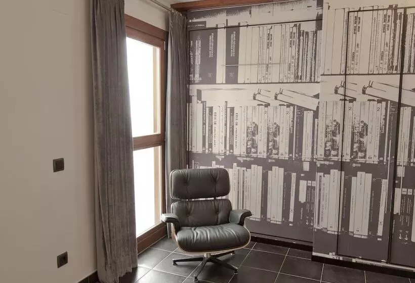 سوییت جونیور, Posada Del Leon De Oro Boutique